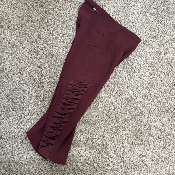 Lululemon Sharp Turns Crop 17” - Redwood - Size 2 (W6AMES) Capri Leggings‎ - Picture 7 of 15